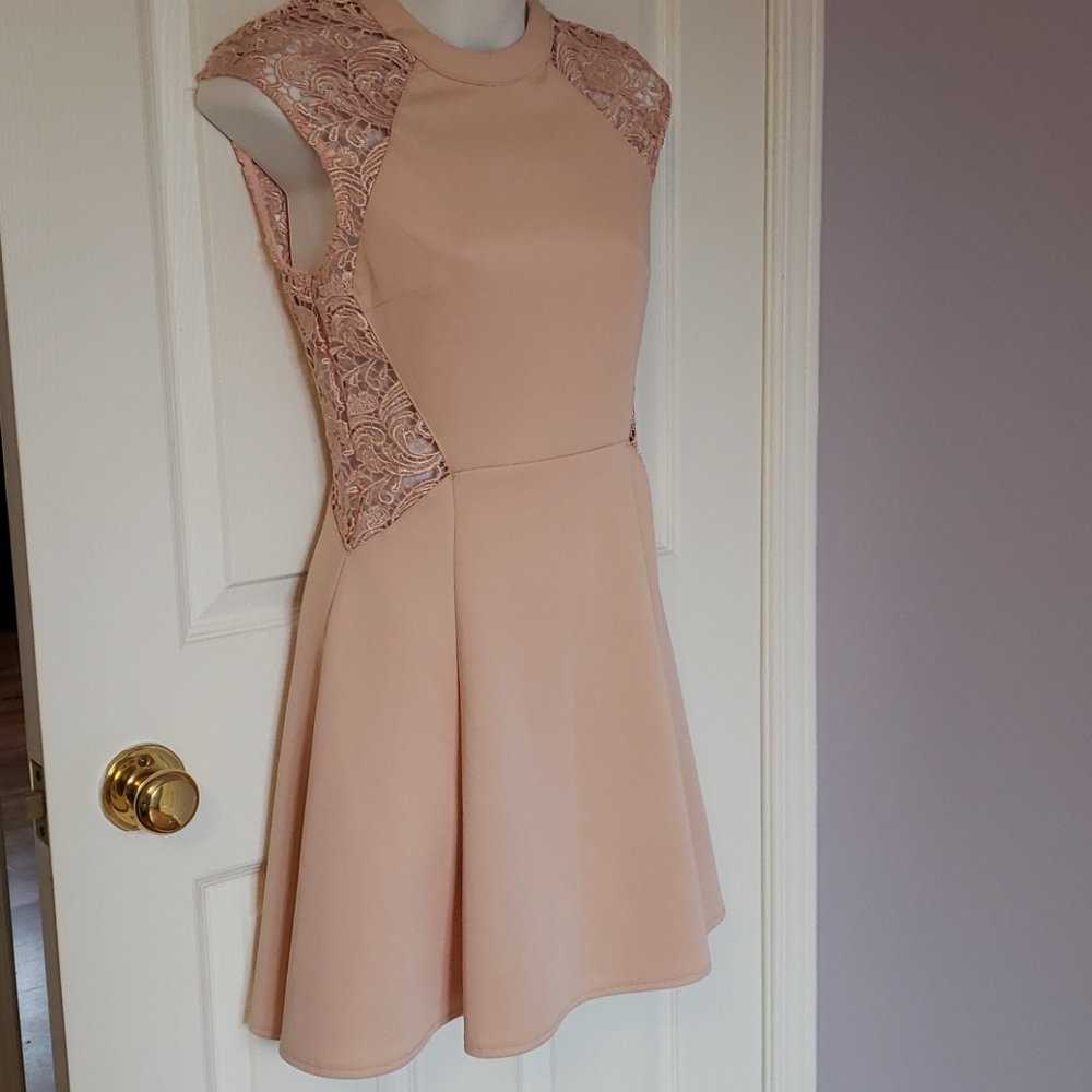 Do & Be | beautiful cocktail dress